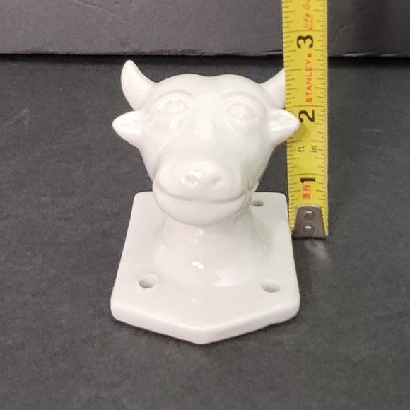 Small Ceramic Bull Cow Wall Mount Coat or Towel Holder - Picture 8 of 13
